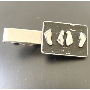 Vintage Silver Tone Tie Clasp Couple Lovers‎ Naughty Feet Wedding Gift Clip